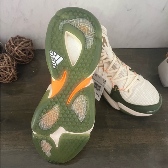 adidas Mahomes 1 Impact FLX Khaki Green - Picture 8 of 9